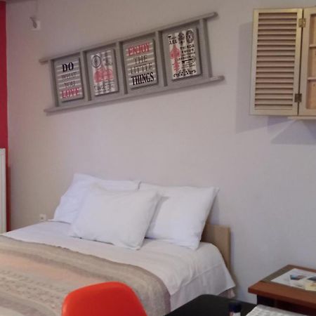 Theoni'S Apartments Ксилокастро Экстерьер фото