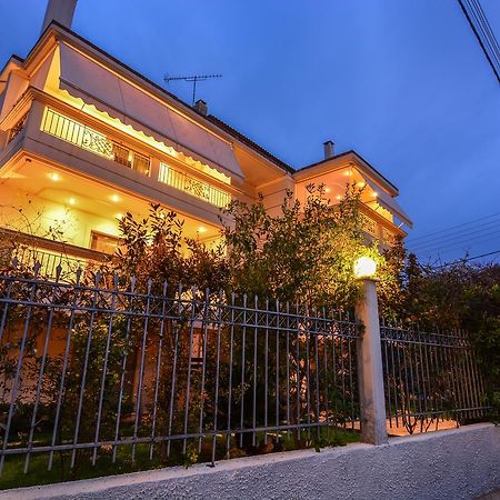 Theoni'S Apartments Ксилокастро Экстерьер фото