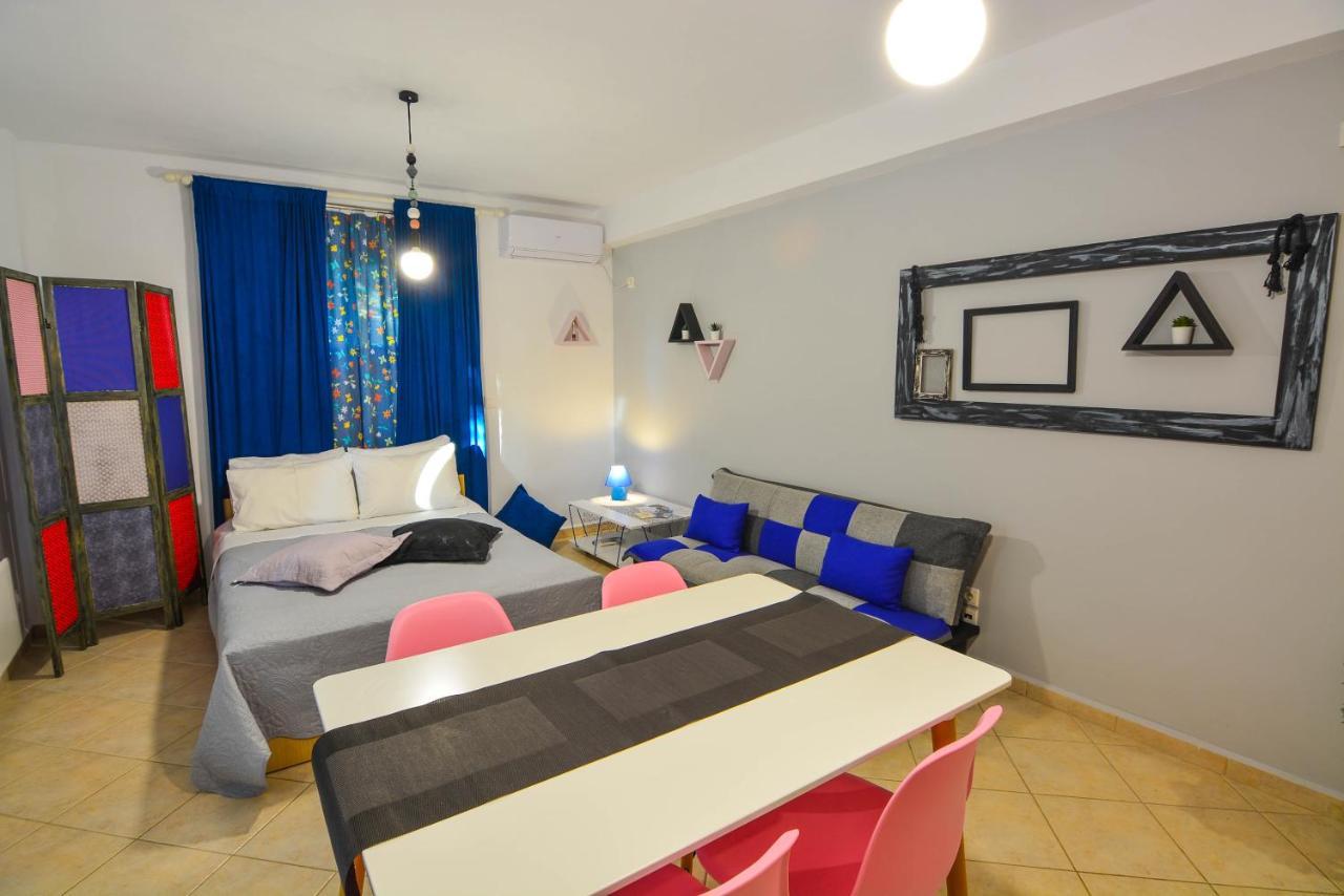 Theoni'S Apartments Ксилокастро Экстерьер фото