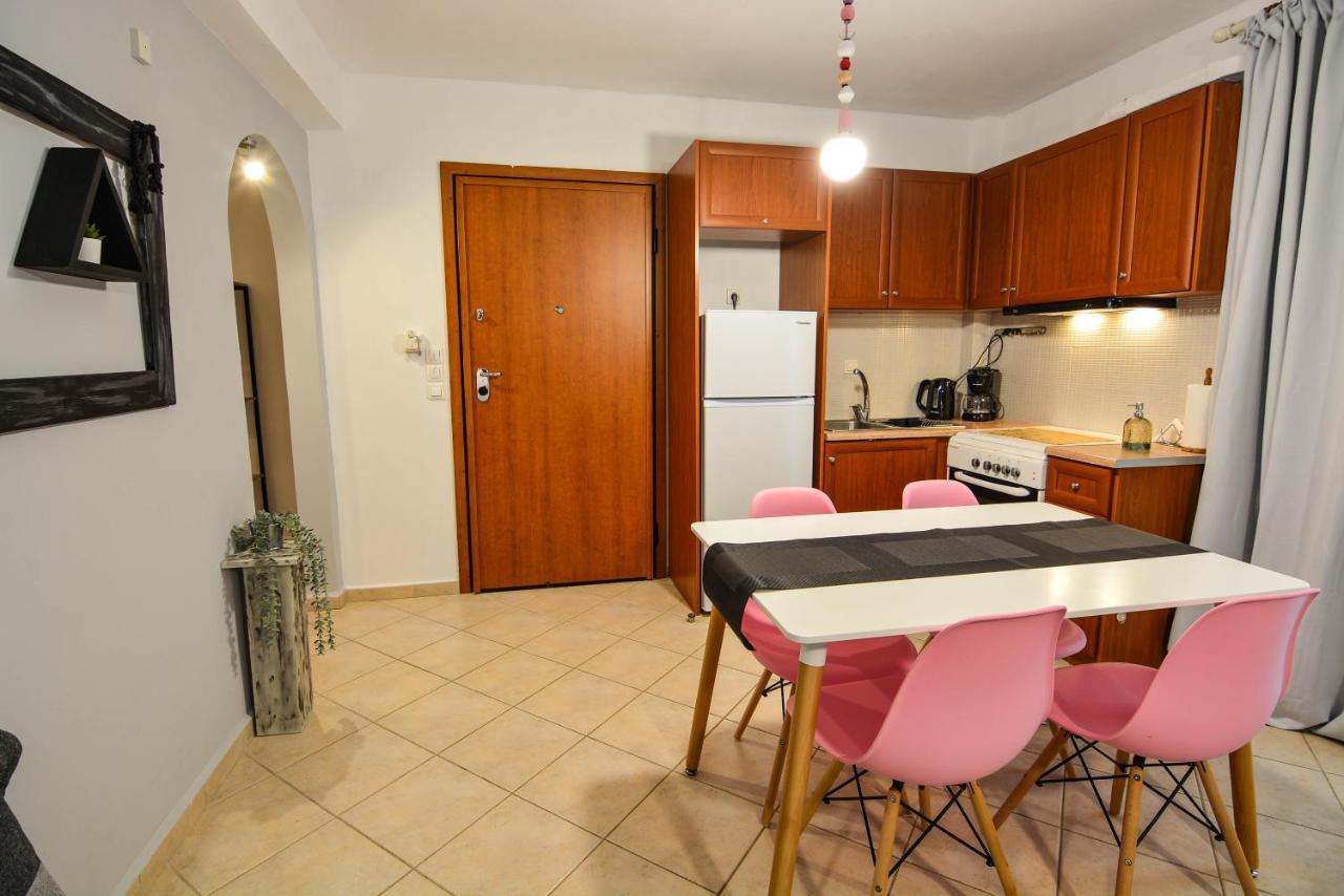 Theoni'S Apartments Ксилокастро Экстерьер фото