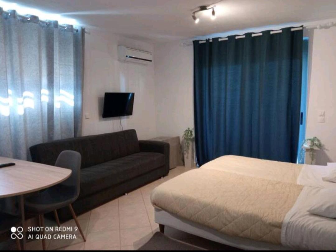 Theoni'S Apartments Ксилокастро Экстерьер фото