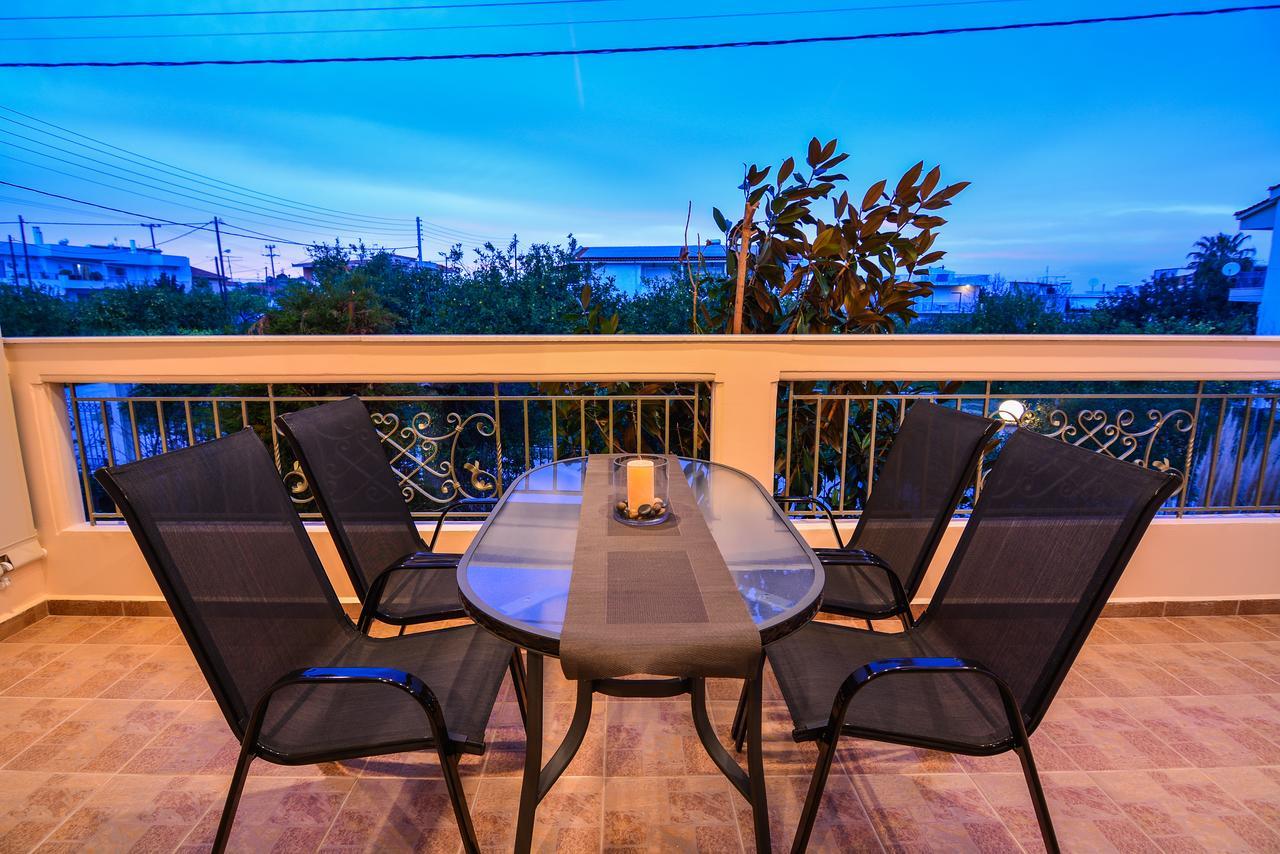Theoni'S Apartments Ксилокастро Экстерьер фото